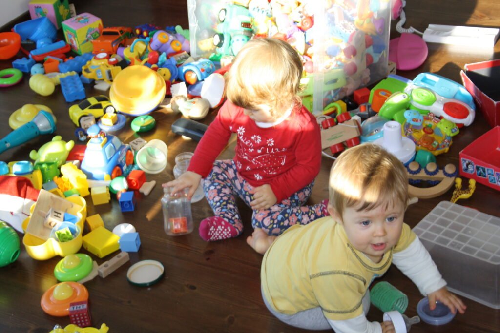 Edukaciniai žaislai, lavinamieji žaislai, žaislų nuoma, vaiko dėžutė