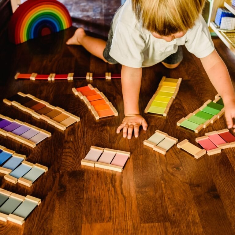 Montessori priemonių nuoma, žaislų nuoma, medinių žaislų nuoma, edukacinių žaislų nuoma, Vaiko dėžutė